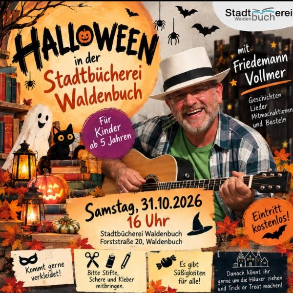 Mann mit Gitarre und Halloweendekoration