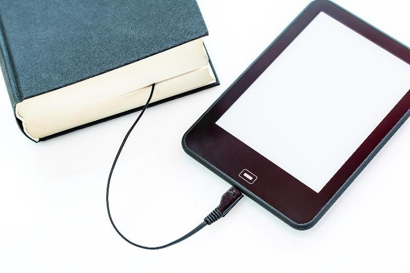 Buch und eReader