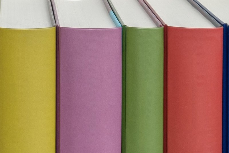 farbige Buchrücken